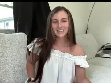 Watch laylahlaylah1 performing live on BoomCams free cam network
