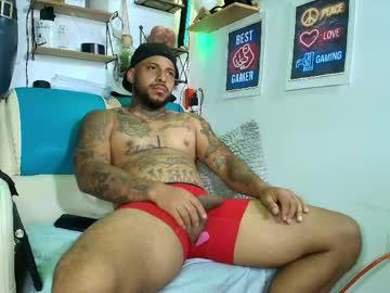 Watch leenar_key performing live on BoomCams free cam network