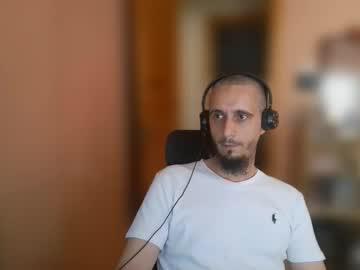 Watch lefrenchiies07 performing live on BoomCams free cam network