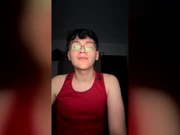 Watch leonsitiuh performing live on BoomCams free cam network