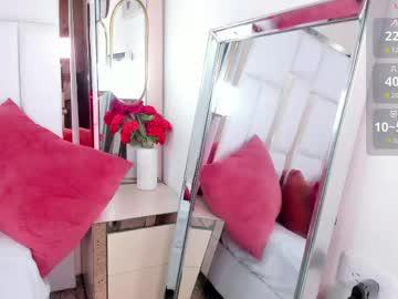 Watch lia_damasco performing live on BoomCams free cam network