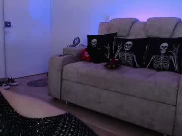 Watch liaa_rodriguezz performing live on BoomCams free cam network