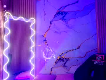 Watch lihian_tay performing live on BoomCams free cam network