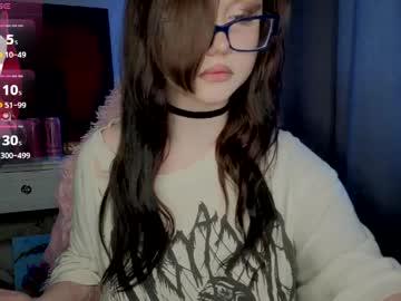 Watch lilhornyprincess performing live on BoomCams free cam network