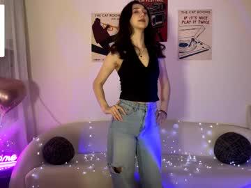 Watch lilihalvorsen performing live on BoomCams free cam network