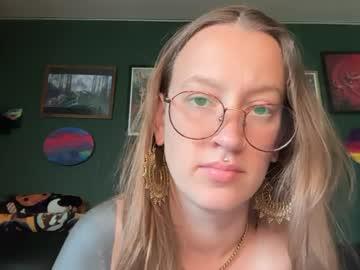 Watch liljbby performing live on BoomCams free cam network