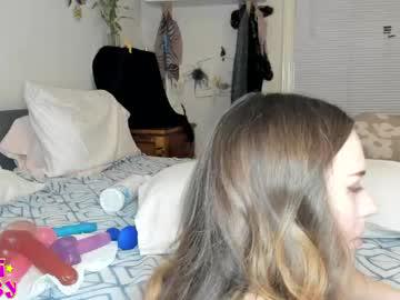 Watch lilmamidaisy performing live on BoomCams free cam network