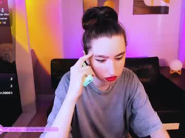 Watch lily_xbaby performing live on BoomCams free cam network