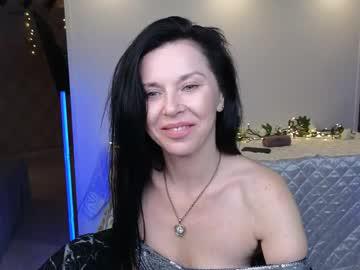 Watch lina_flore performing live on BoomCams free cam network