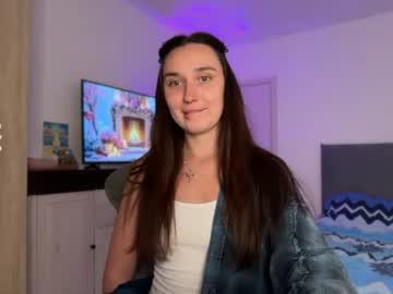 Watch linabbb performing live on BoomCams free cam network