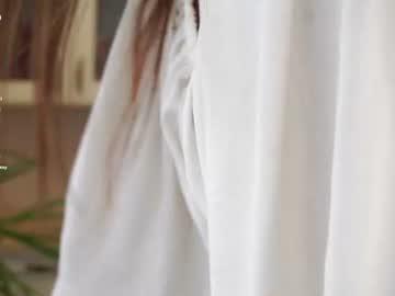 Watch linhmcwain performing live on BoomCams free cam network