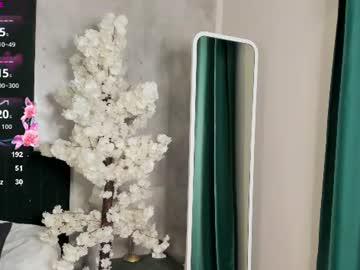 Watch lira_revery performing live on BoomCams free cam network