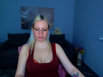 Watch lisa_merritt performing live on BoomCams free cam network