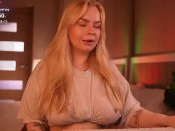 Watch lisalovesweet performing live on BoomCams free cam network