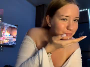 Watch lisi_kiss_ performing live on BoomCams free cam network