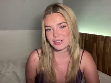 Watch littlemaryjane19 performing live on BoomCams free cam network