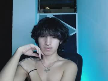 Watch littlextrem performing live on BoomCams free cam network