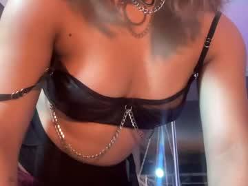 Watch lizambarr performing live on BoomCams free cam network
