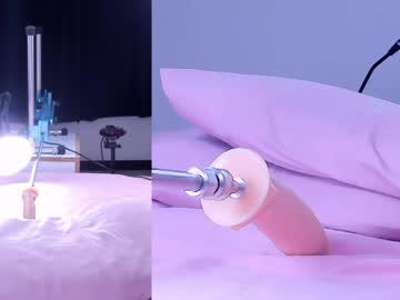 Watch lizz_bela performing live on BoomCams free cam network