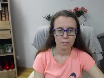 Watch lizzy_sparkle performing live on BoomCams free cam network