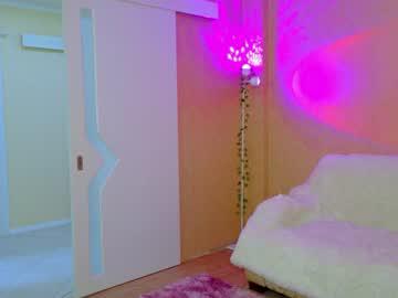 Watch llovelymia performing live on BoomCams free cam network