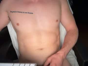 Watch lnyngg performing live on BoomCams free cam network