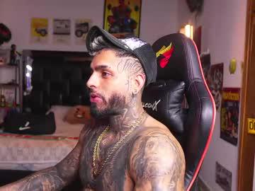 Watch logan_hugh8 performing live on BoomCams free cam network