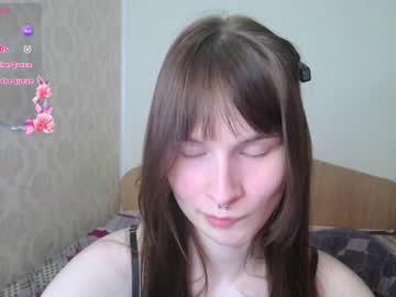 Watch lolavibe6 performing live on BoomCams free cam network