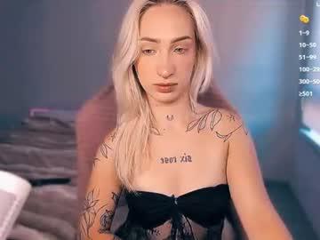 Watch lorashow performing live on BoomCams free cam network