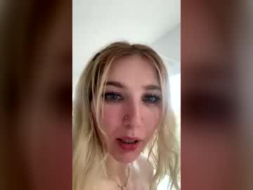 Watch lotussummer performing live on BoomCams free cam network