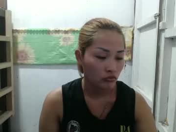 Watch lovely_singlemom performing live on BoomCams free cam network