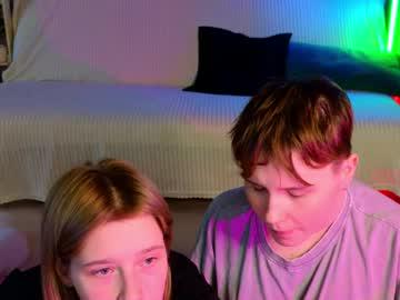 Watch lovelygirllss performing live on BoomCams free cam network