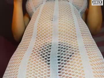 Watch lovequinnn performing live on BoomCams free cam network