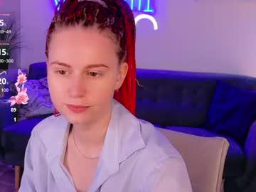 Watch lover_daisy_ performing live on BoomCams free cam network
