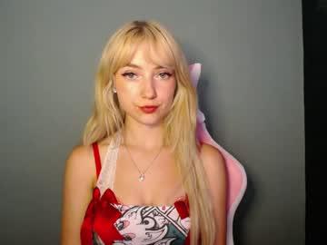 Watch luciacam20 performing live on BoomCams free cam network