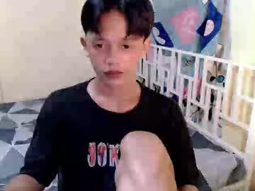 Watch luckyme_7 performing live on BoomCams free cam network