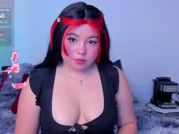 Watch lucy_blush99 performing live on BoomCams free cam network