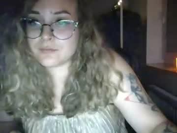 Watch lucyflirt performing live on BoomCams free cam network