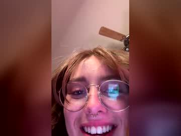Watch lucyfoxx69 performing live on BoomCams free cam network