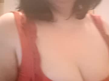 Watch lulu_xo performing live on BoomCams free cam network