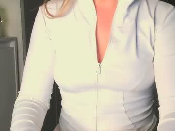 Watch luna1vibe performing live on BoomCams free cam network