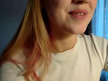 Watch luna_liss_ performing live on BoomCams free cam network