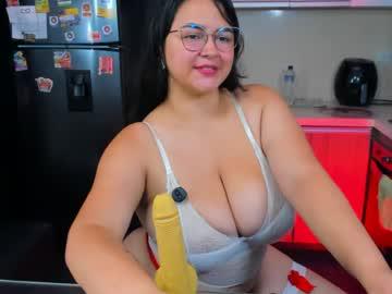 Watch lunaahatzel performing live on BoomCams free cam network