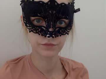 Watch lunadollxo performing live on BoomCams free cam network