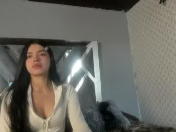 Watch lunamoore_pink performing live on BoomCams free cam network