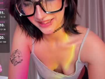 Watch lunavogue performing live on BoomCams free cam network