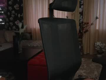 Watch lyboff72 performing live on BoomCams free cam network