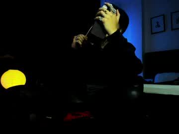 Watch lylebennett_ performing live on BoomCams free cam network