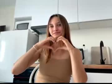 Watch lynellegundelach performing live on BoomCams free cam network