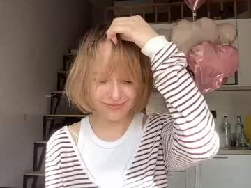 Watch lynettehargroder performing live on BoomCams free cam network